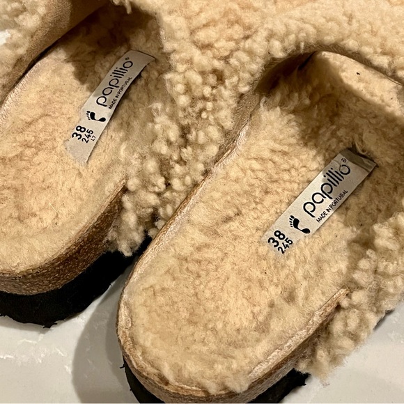 BIRKENSTOCK
Arizona Big Buckle Shearling Slide Sandals - Eggshell - Picture 11 of 11